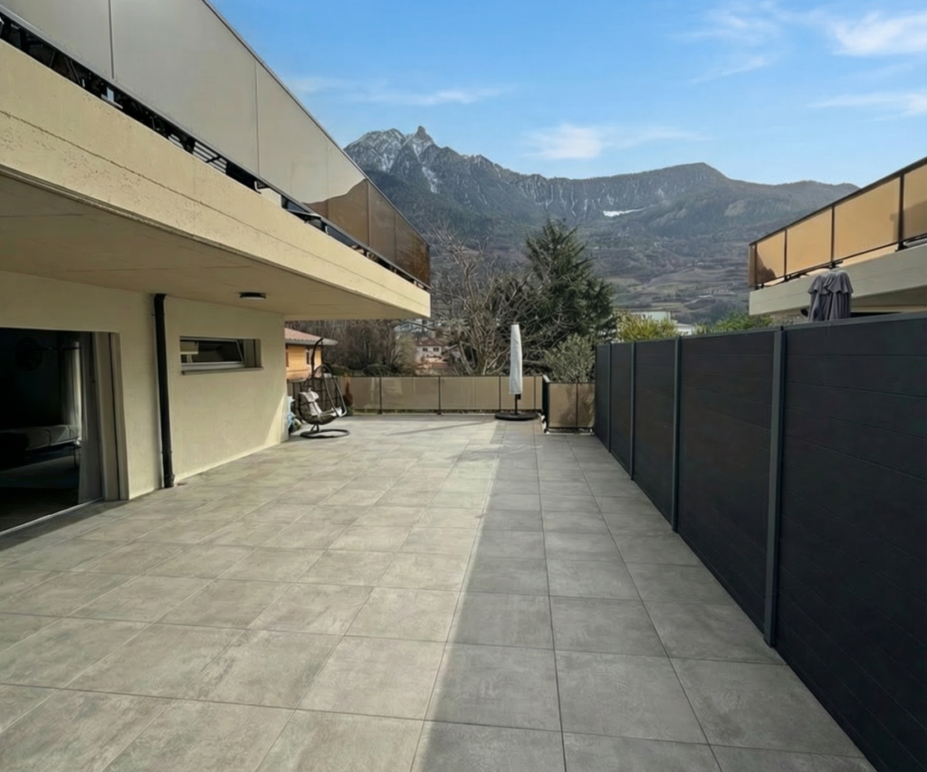 Terrasse mit Bergblick